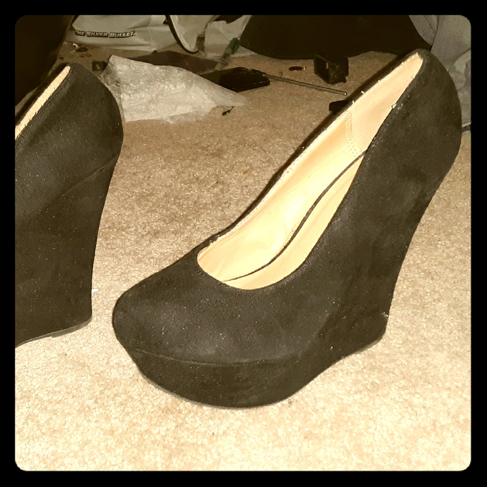 Black velvet delicious wedges